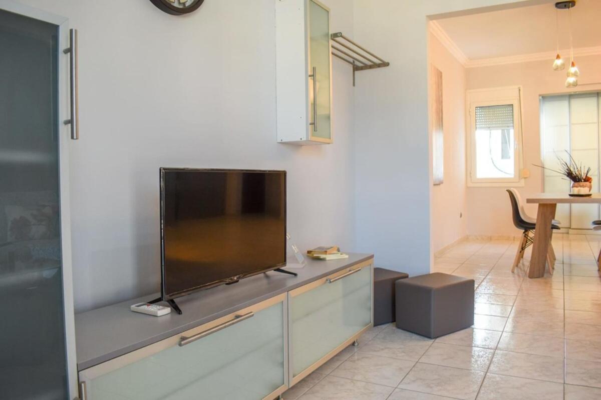 Cozy Flat On The Main Square, 10Min To The Sea Villa Kalamata Luaran gambar