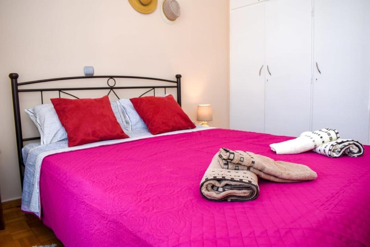 Cozy Flat On The Main Square, 10Min To The Sea Villa Kalamata Luaran gambar