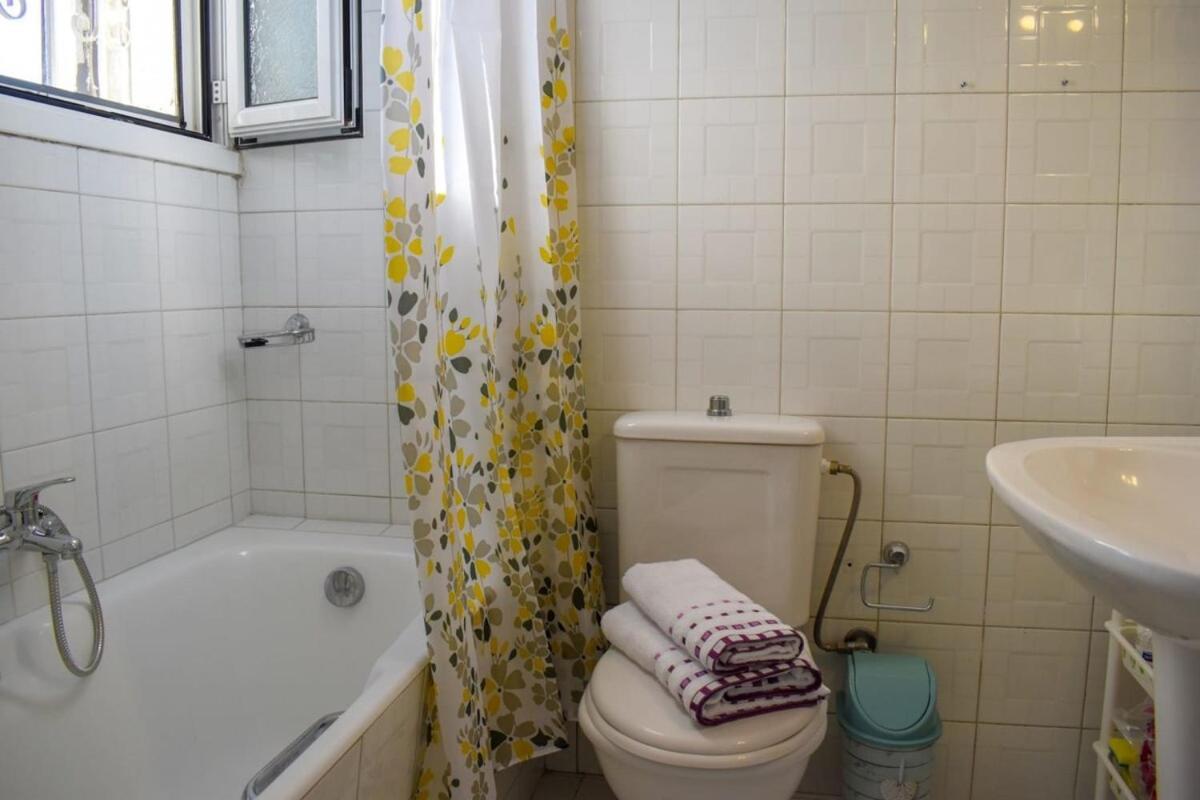 Cozy Flat On The Main Square, 10Min To The Sea Villa Kalamata Luaran gambar