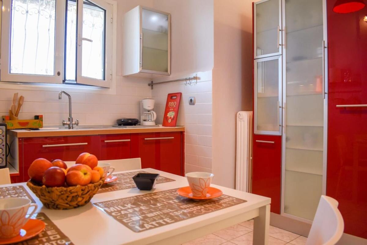 Cozy Flat On The Main Square, 10Min To The Sea Villa Kalamata Luaran gambar