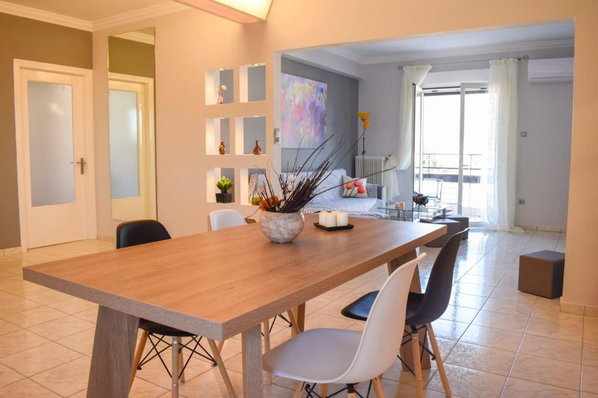 Cozy Flat On The Main Square, 10Min To The Sea Villa Kalamata Luaran gambar