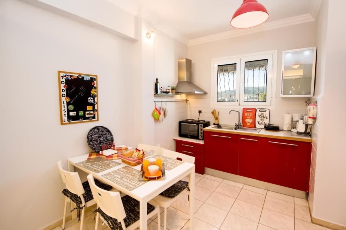 Cozy Flat On The Main Square, 10Min To The Sea Villa Kalamata Luaran gambar