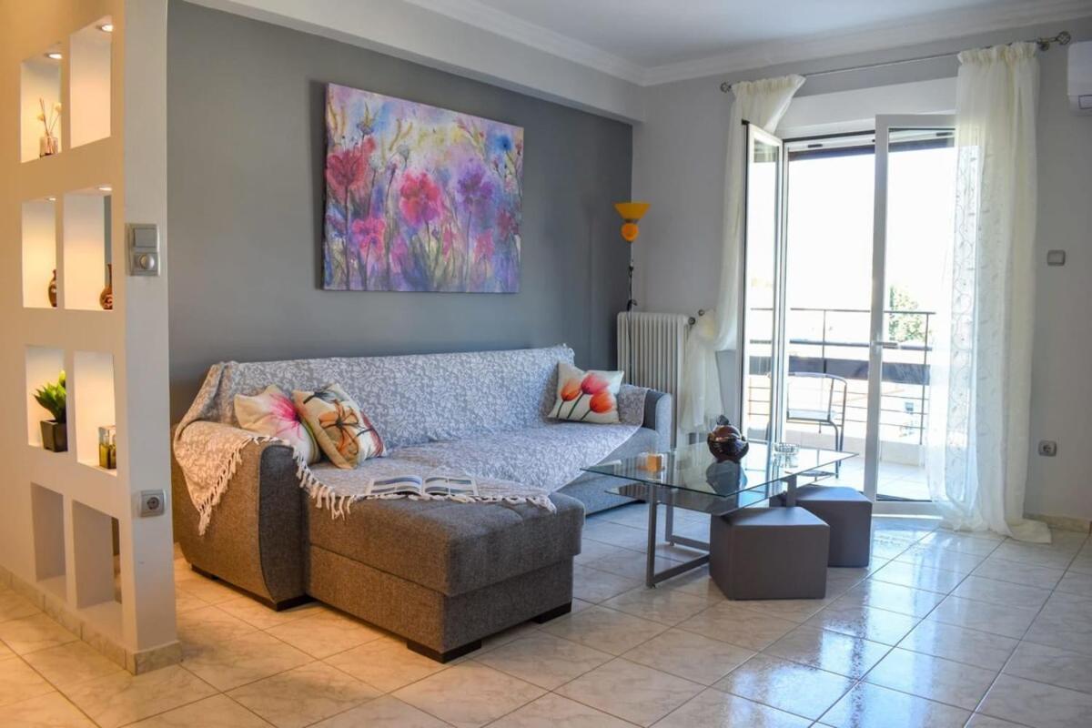 Cozy Flat On The Main Square, 10Min To The Sea Villa Kalamata Luaran gambar
