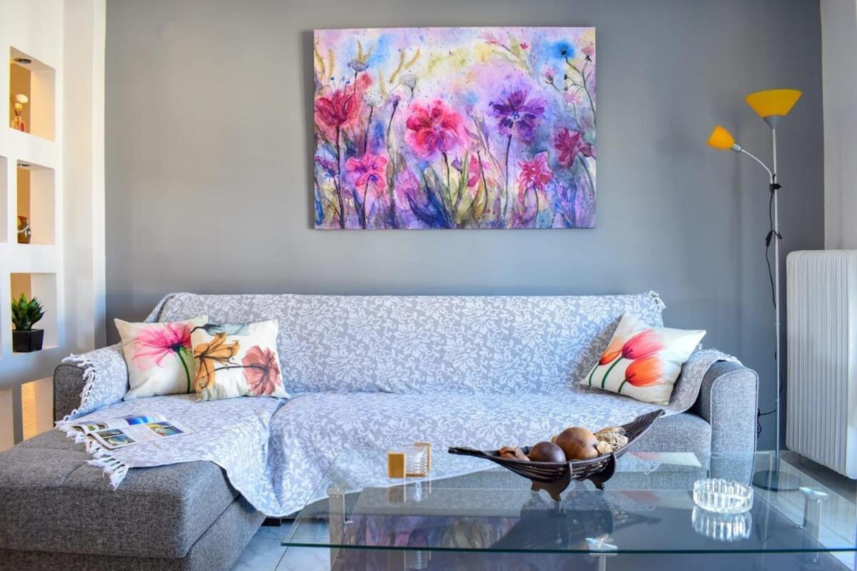 Cozy Flat On The Main Square, 10Min To The Sea Villa Kalamata Luaran gambar