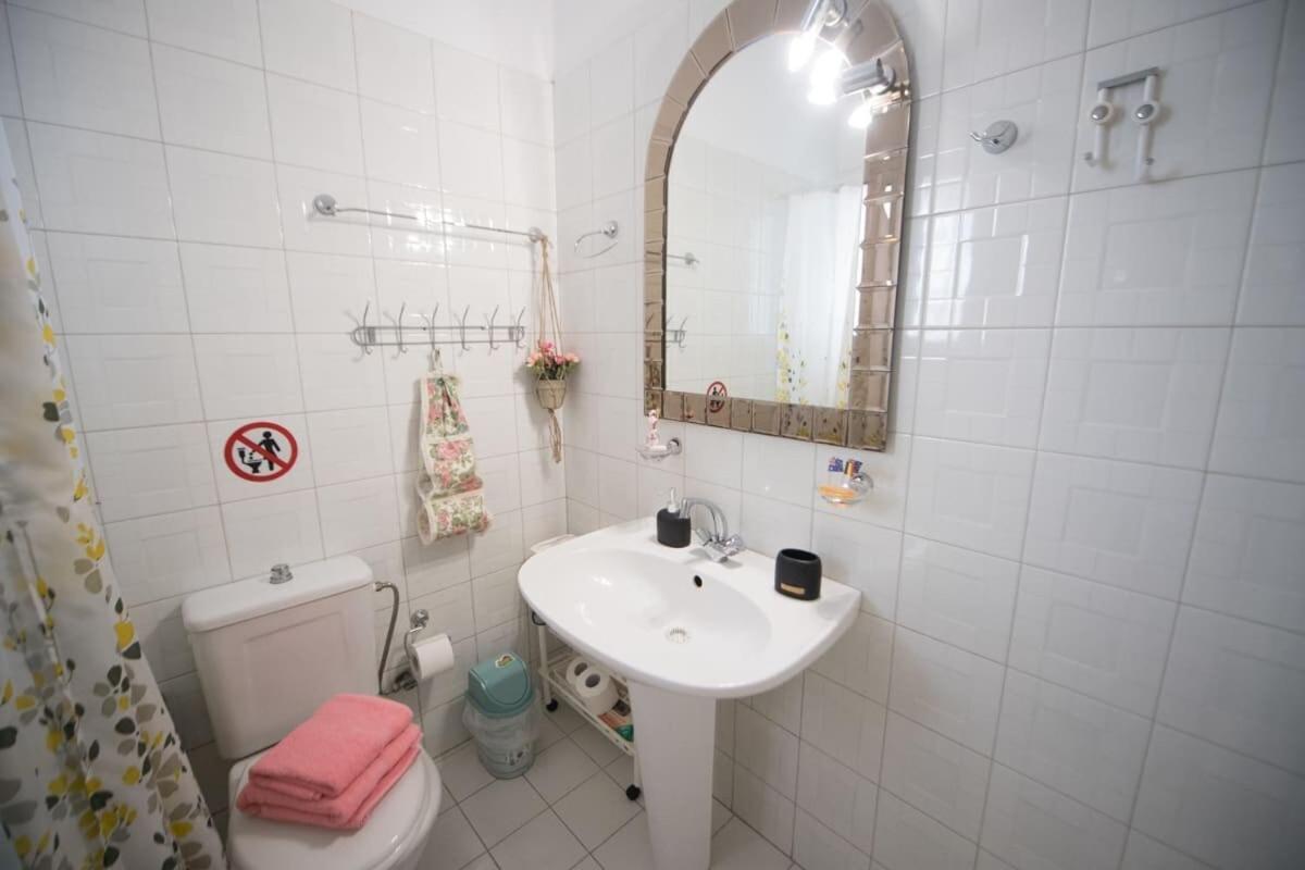 Cozy Flat On The Main Square, 10Min To The Sea Villa Kalamata Luaran gambar